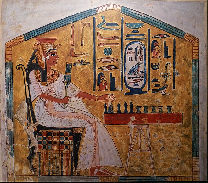 681px Nefertari juega al Senet tumba de Nefertari